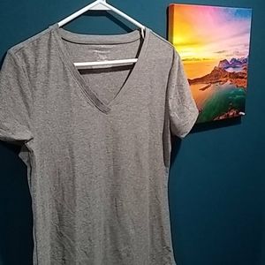 LG 11-13 NO Boundaries v- neck t shirt. Like new!